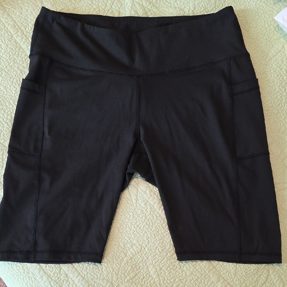 Womens Bike Shorts With Side Pockets And Key Pocket